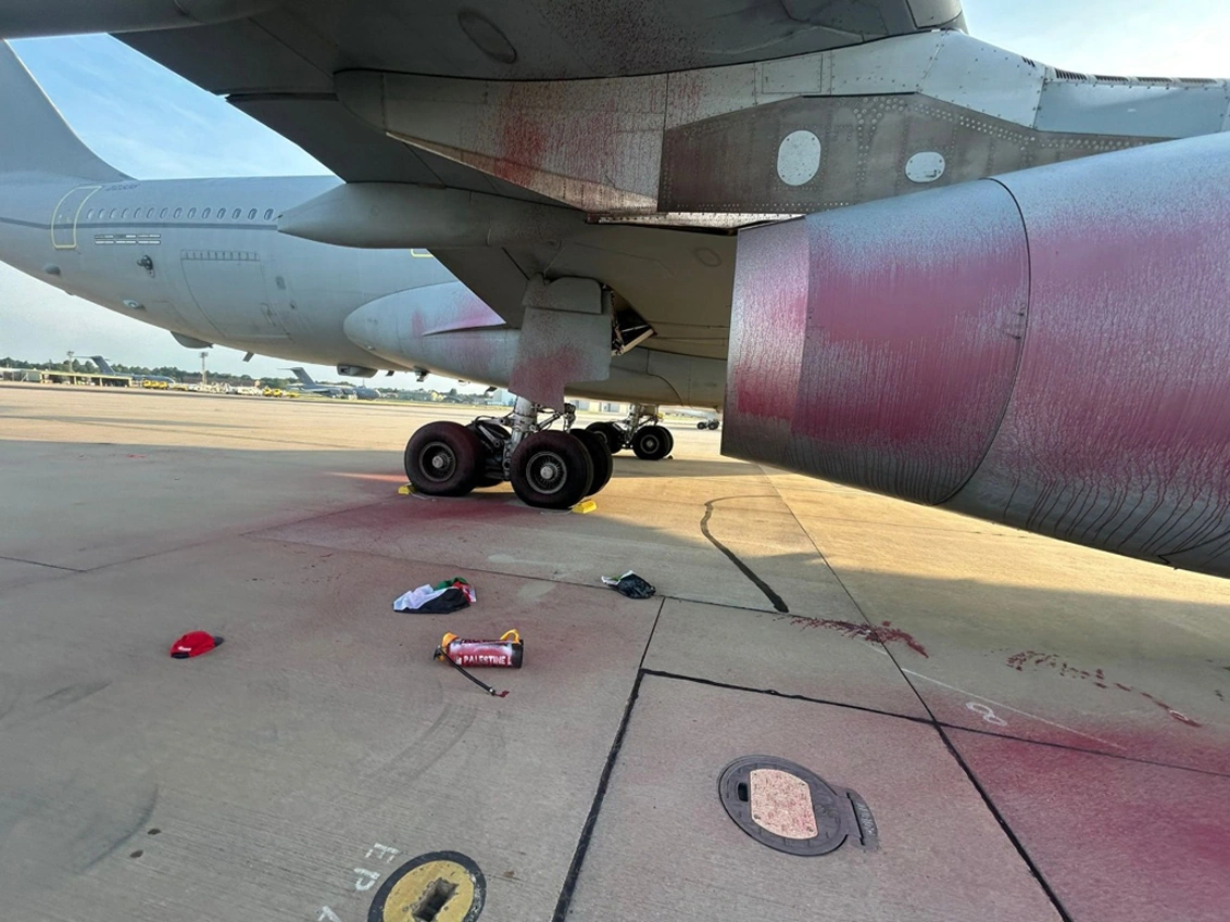 Активисты проникли на важнейшую базу Королевских ВВС в Великобритании: уроки RAF Brize Norton Активисты проникли на важнейшую базу Королевских ВВС в Великобритании: уроки RAF Brize Norton