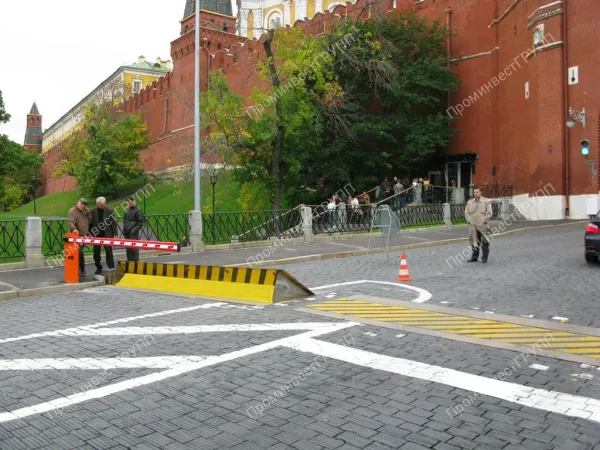 Противотаранная дорожно-заградительная установка ПДЗУ-L-3 с дорожным покрытием Противотаранная дорожно-заградительная установка ПДЗУ-L-3 с дорожным покрытием