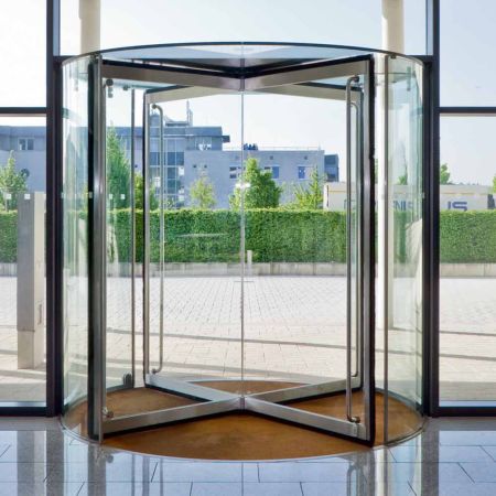 Карусельные двери dormakaba ATRIUM FLEX