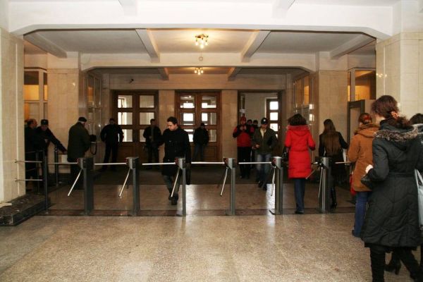 Турникет-трипод Ростов-Дон РД Т83М1 STEP10 из окрашенной стали с контроллером ЭРА-10000 (без планок)