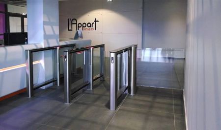 Турникет PERCo-ST-01 "Скоростной проход" с распашными створками PERCo-ATG-425 (ширина створки 425 мм)