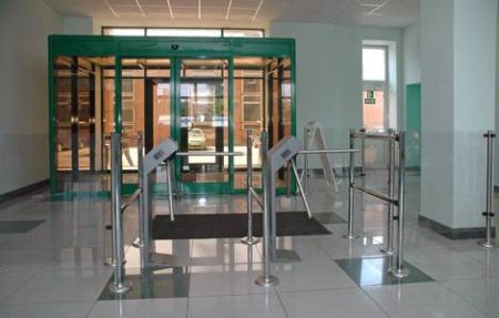 Турникет-трипод PERCo-TTR-04.1R из окрашенной стали, светло-бежевый (с планками)