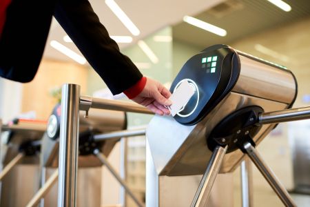 Система учета рабочего времени по карте на базе контроллера PERCo на 1 точку доступа через турникет