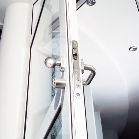 Электромеханический замок dormakaba SVP 2251 антипаника, для сплошных дверей с притвором, лицевая планка 235х20 Электромеханический замок dormakaba SVP 2251 антипаника, для сплошных дверей с притвором, лицевая планка 235х20