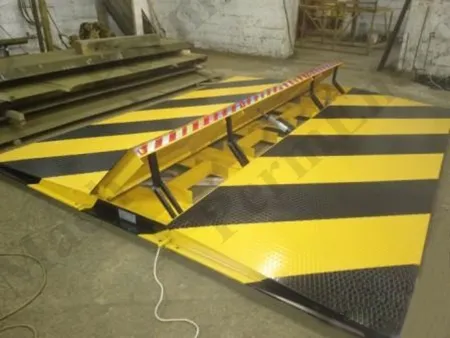 Дорожный блокиратор Скат-3150УП электромеханический, накладной, с пандусами